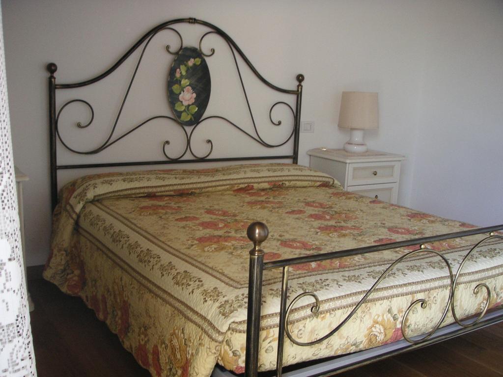 Agriturismo Due Torri Монтебеллуна Номер фото