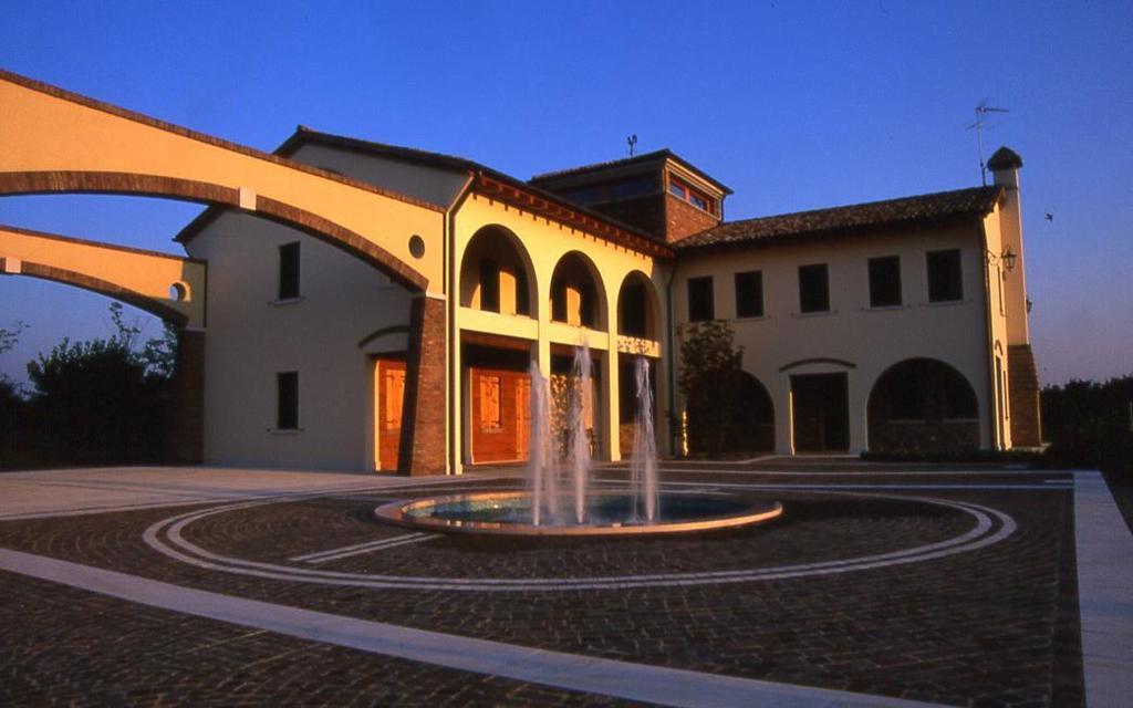 Agriturismo Due Torri Монтебеллуна Экстерьер фото