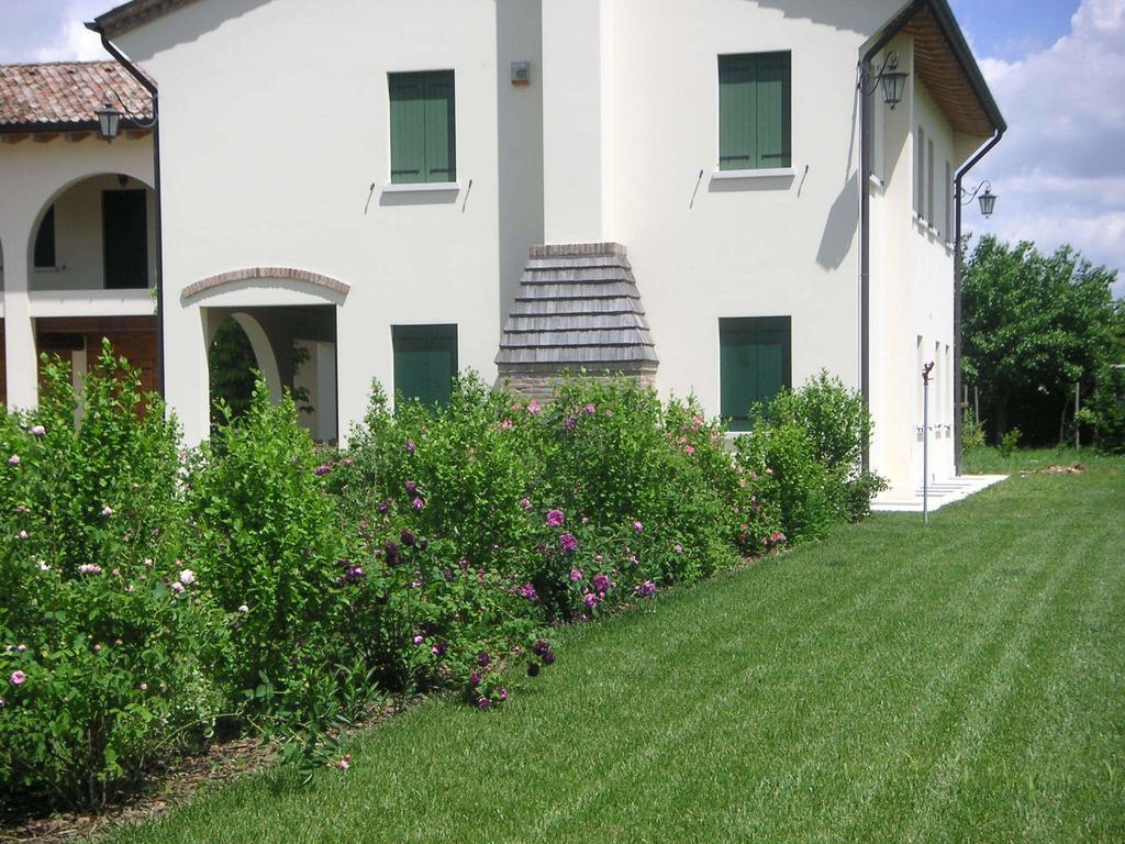 Agriturismo Due Torri Монтебеллуна Экстерьер фото