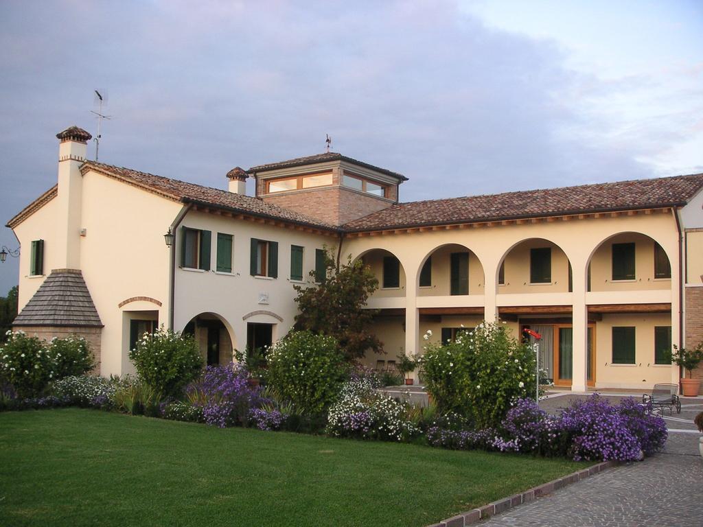 Agriturismo Due Torri Монтебеллуна Экстерьер фото