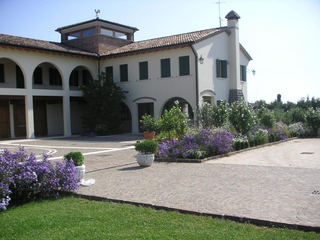 Agriturismo Due Torri Монтебеллуна Экстерьер фото